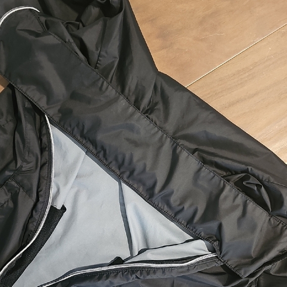 Columbia Womens Size MD Very Lightweight Jacket - Picture 7 of 12